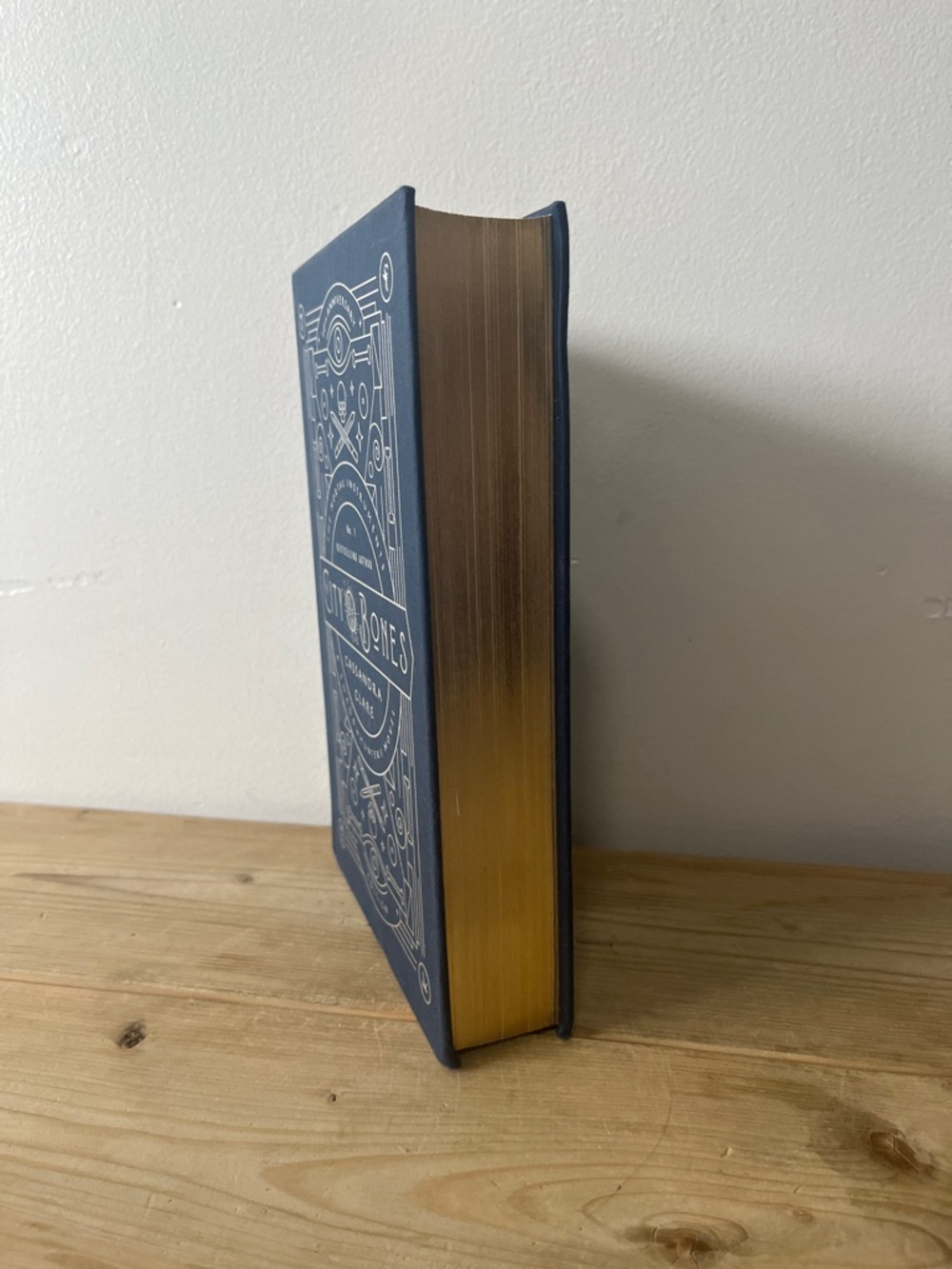 City of Bones: 10th Anniversary Edition by Cassandra Clare - Picture 2 of 7